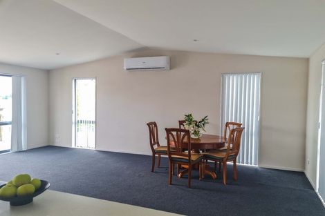 Photo of property in 54a Meadowood Drive, Unsworth Heights, Auckland, 0632