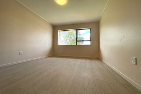 Photo of property in 2/21 Highland Park Drive, Highland Park, Auckland, 2010