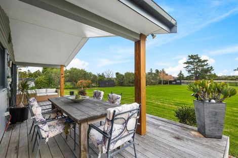 Photo of property in 124 Boord Crescent, Kumeu, 0891