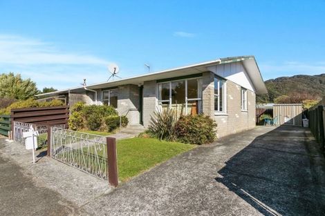 Photo of property in 7b Wetherby Grove, Wainuiomata, Lower Hutt, 5014