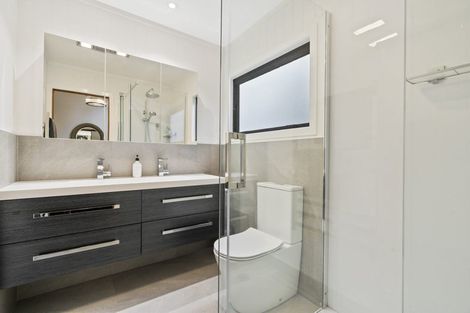 Photo of property in 711a South Titirangi Road, Titirangi, Auckland, 0604