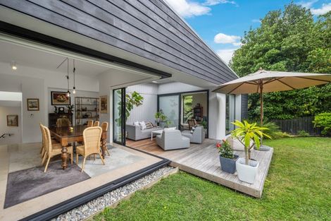 Photo of property in 74b Beach Road, Mellons Bay, Auckland, 2014