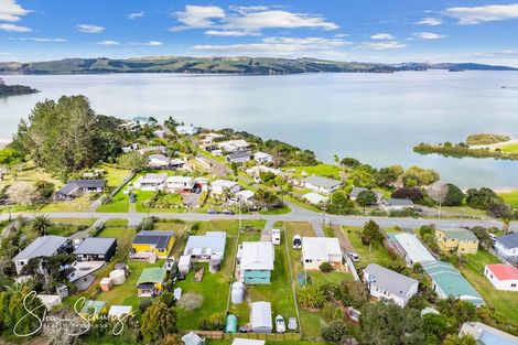 Photo of property in 25 Ngatoto Road, Tinopai, Matakohe, 0593