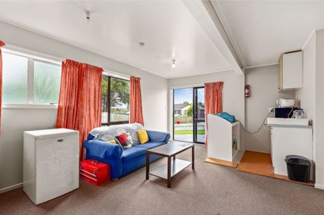 Photo of property in 7 Landsdale Place, Massey, Auckland, 0614