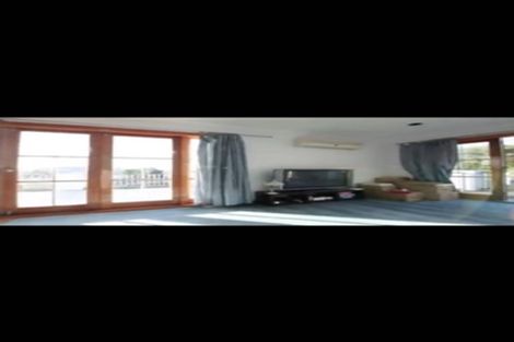 Photo of property in 1/396 Glenfield Road, Glenfield, Auckland, 0629