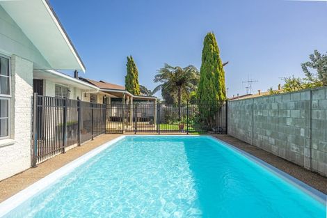 Photo of property in 8 Knights Grove, Otaki, 5512