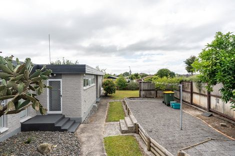 Photo of property in 2 Dorothy Place, Hillcrest, Hamilton, 3216