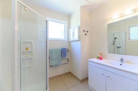 Photo of property in 105 Braemar Road, Castor Bay, Auckland, 0620