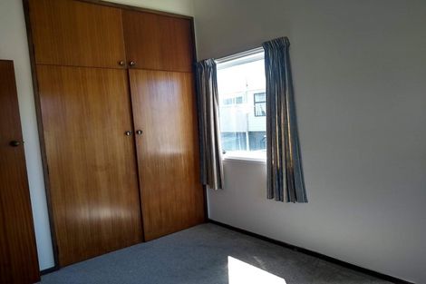 Photo of property in Lynbrae Court Flats, 17/4 Dr Taylor Terrace, Johnsonville, Wellington, 6037