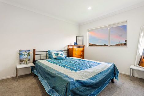 Photo of property in 21 Bradnor Meadows Drive, Swanson, Auckland, 0612