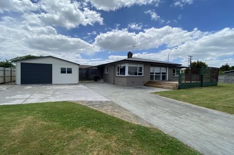 Photo of property in 1 Mears Road, St Andrews, Hamilton, 3200