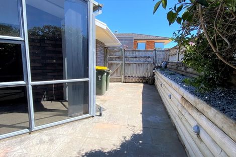 Photo of property in 14 Sandel Rise, Merrilands, New Plymouth, 4312