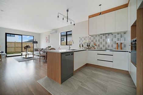 Photo of property in 32 Hari Road, Karaka, 2113