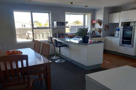 Photo of property in 33 Merrington Crescent, Aranui, Christchurch, 8061