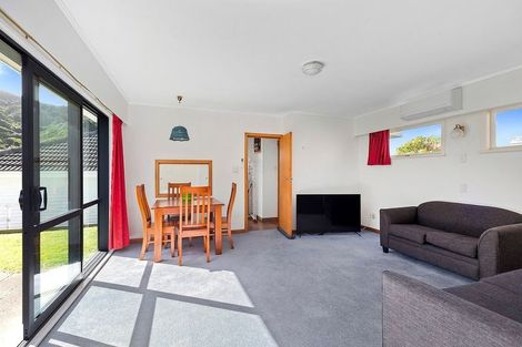 Photo of property in 53 Silverstream Road, Crofton Downs, Wellington, 6035