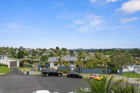 Photo of property in 16 Sumich Place, West Harbour, Auckland, 0618