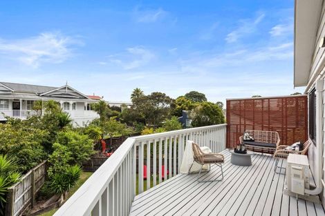 Photo of property in 2/30 Fordham Street, Beach Haven, Auckland, 0626