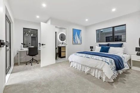 Photo of property in 56c Donovan Avenue, Massey, Auckland, 0614