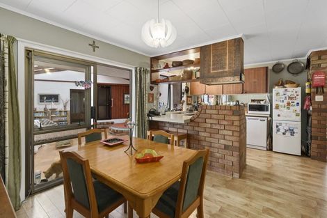 Photo of property in 10 Winara Avenue, Waikanae, 5036