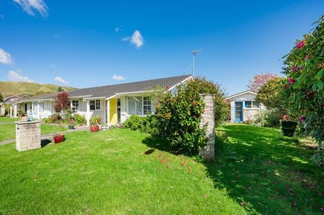 Photo of property in 2 Koromiko Road, Waikanae, 5036