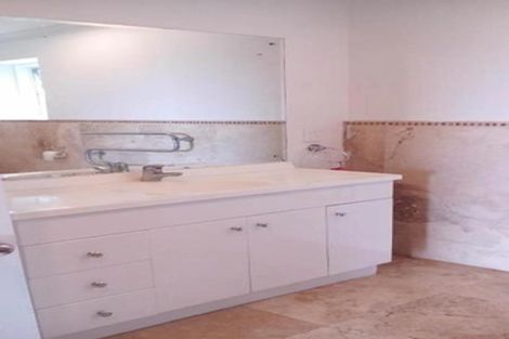 Photo of property in 281 Sturges Road, Henderson Valley, Auckland, 0612