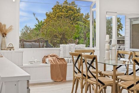 Photo of property in 27 Hebron Road, Waiake, Auckland, 0630