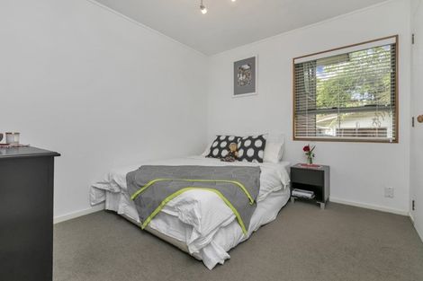 Photo of property in 2/143a Mokoia Road, Birkenhead, Auckland, 0626