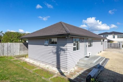 Photo of property in 16a Karamu Street, Te Atatu Peninsula, Auckland, 0610