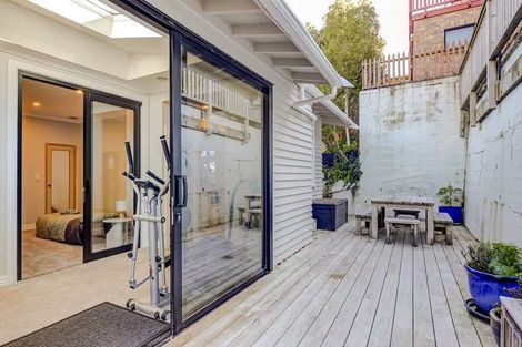 Photo of property in 565 Broadway, Miramar, Wellington, 6022