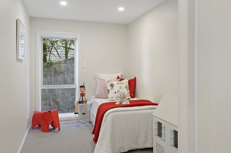 Photo of property in 21 Cannon Hill Crescent, Mount Pleasant, Christchurch, 8081
