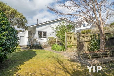 Photo of property in 7 Curacao Place, Grenada Village, Wellington, 6037