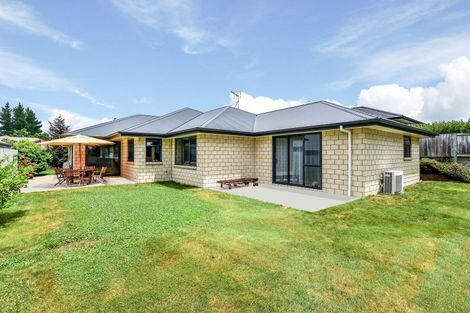 Photo of property in 12 Carlingford Rise, Dinsdale, Hamilton, 3204