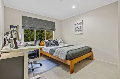 Photo of property in 31 Quincey Place, Massey, Auckland, 0614