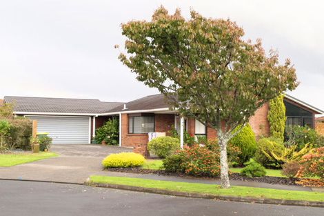 Photo of property in 19 Seneca Court, Golflands, Auckland, 2013