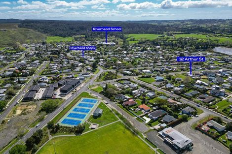 Photo of property in 12 Arthur Street, Riverhead, 0820