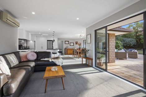 Photo of property in 55 Lough Bourne Drive, Pukekohe, 2120