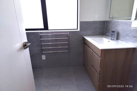 Photo of property in 4 Chatsworth Crescent, Pakuranga Heights, Auckland, 2010