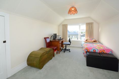 Photo of property in 120 Hargest Crescent, Saint Clair, Dunedin, 9012