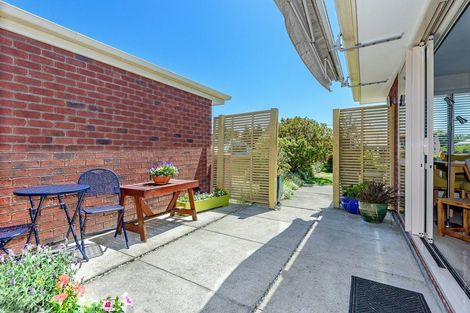 Photo of property in 27 Saltaire Street, North New Brighton, Christchurch, 8083