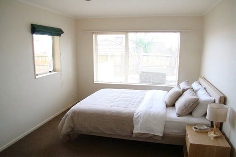 Photo of property in 1 Glanworth Place, Dannemora, Auckland, 2016