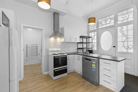 Photo of property in 262 The Terrace, Te Aro, Wellington, 6011