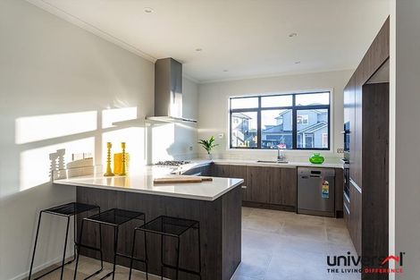 Photo of property in 25 Couldrey Crescent, Red Beach, 0932