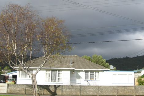 Photo of property in 5 Chittick Street, Stokes Valley, Lower Hutt, 5019