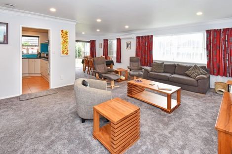 Photo of property in 9 Beaumaris Way, Conifer Grove, Takanini, 2112