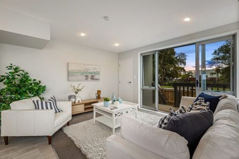 Photo of property in 1/51 Wharf Road, Te Atatu Peninsula, Auckland, 0610