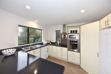 Photo of property in 2/24 Withells Road, Avonhead, Christchurch, 8042