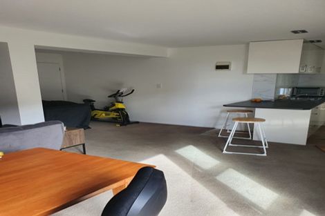 Photo of property in 32 Athena Drive, Totara Vale, Auckland, 0629