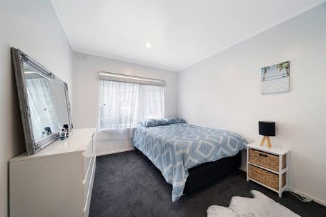 Photo of property in 15 Lanier Place, Glendene, Auckland, 0602