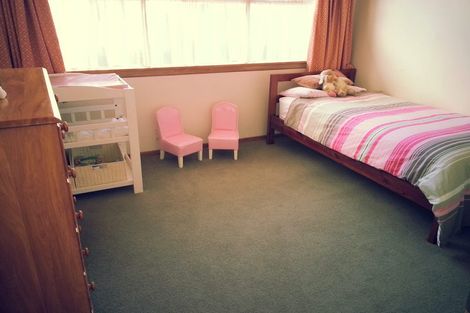 Photo of property in 10 Rimu Road, Mangere Bridge, Auckland, 2022