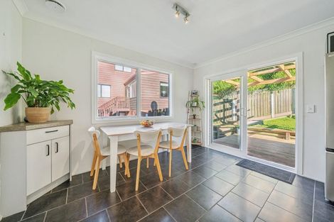 Photo of property in 38 Postgate Drive, Whitby, Porirua, 5024